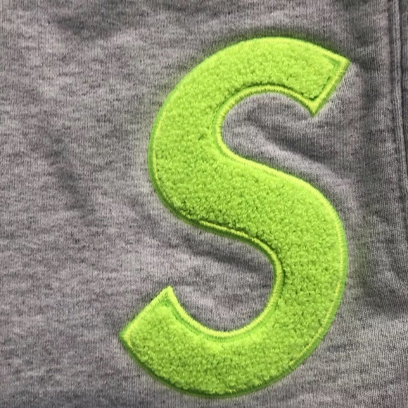 Supreme - Picture 2 of 9